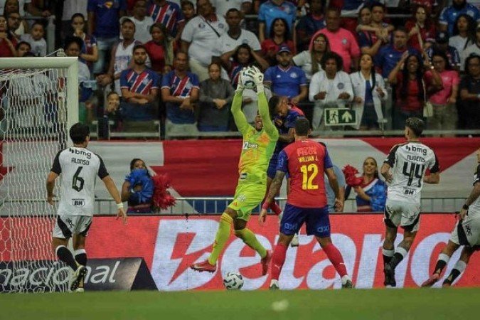 GABRIEL DELFIM – Grande defesa em falta cobrada por Willian José e sem culpa nos gols. Entrou no fogo na vaga de Everson e se saiu bem.  NOTA: 6,5. FOTO: Pedro Souza / Atlético