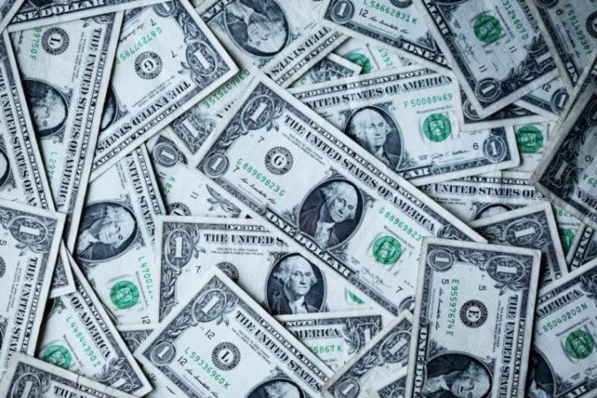 Em dezembro de 2024, o Bitcoin avançou acima de 100 mil dólares pela primeira vez. Mas é justamente a alta volatilidade do ativo que gera questionamentos em investidores.
 -  (crédito: Alexander Grey Unsplash)
