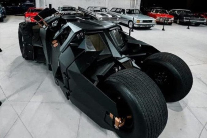 Neymar compra Batmóvel por 8 milhões e amplia coleção do homem-morcego - (crédito: Foto: Reprodução rede social ) Neymar compra Batmóvel por 8 milhões e amplia coleção do homem-morcego - (crédito: Foto: Reprodução rede social )