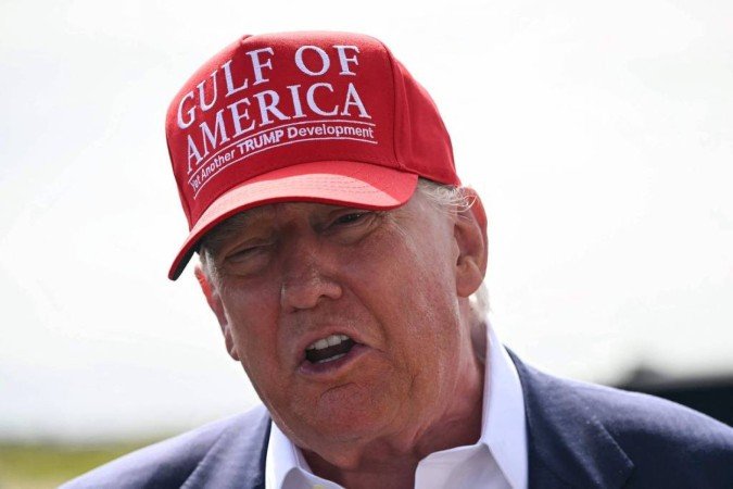 O presidente dos EUA, Donald Trump, anunciou sobretaxas de 50% sobre produtos brasileiros - (crédito: Andrew Caballero-Reynolds/AFP) O presidente dos EUA, Donald Trump, anunciou sobretaxas de 50% sobre produtos brasileiros - (crédito: Andrew Caballero-Reynolds/AFP)
