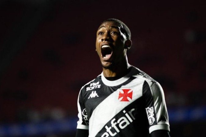 RAYAN  - Pegou pouco na bola e deu pouca dor de cabeça à defesa do Alvinegro. Tímido na frente, perdeu a bola no lance que origina um dos gols do Glorioso. Saiu, no segundo tempo, para a entrada de David - NOTA:  2,5 - Foto: Matheus Lima/Vasco 