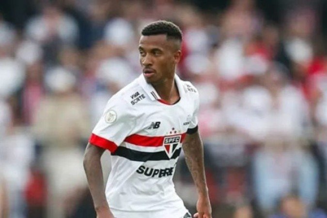 MARCOS ANTÔNIO - Sua função foi extremamente defensiva, tentando anular os criadores do Flamengo, praticamente não passando do meio de campo. Acabou levando um baile de Luiz Araújo no lance do gol do Flamengo e logo depois saiu, dando vaga a Ferreirinha  - NOTA 5,0 - Foto: Divulgação São Paulo 