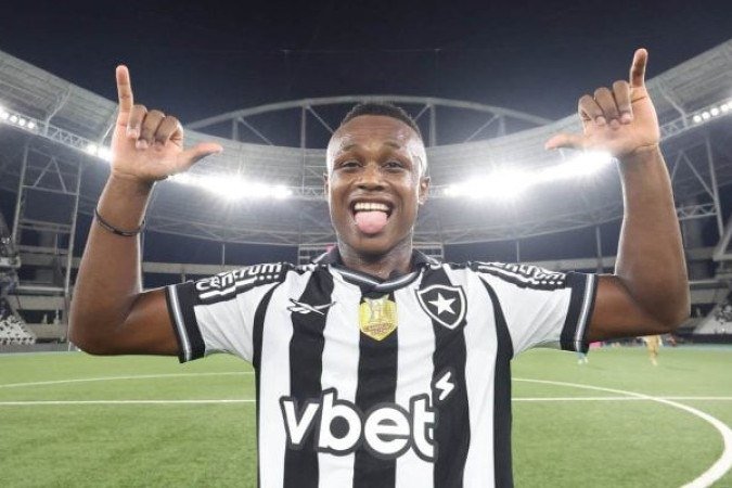 NATHAN - Perdeu um gol de forma constrangedora. Sozinho, se atrapalhou nas próprias pernas., Depois, contudo, colocou lá dentro após passe açucarado de Freitas. Enfim, balança redes pelo Alvinegro. Soube atacar os espaços cedidos pelo Vasco quando o Glorioso tinha os contra-ataques - NOTA: 7,5 - Foto: Vitor Silva/Botafogo 