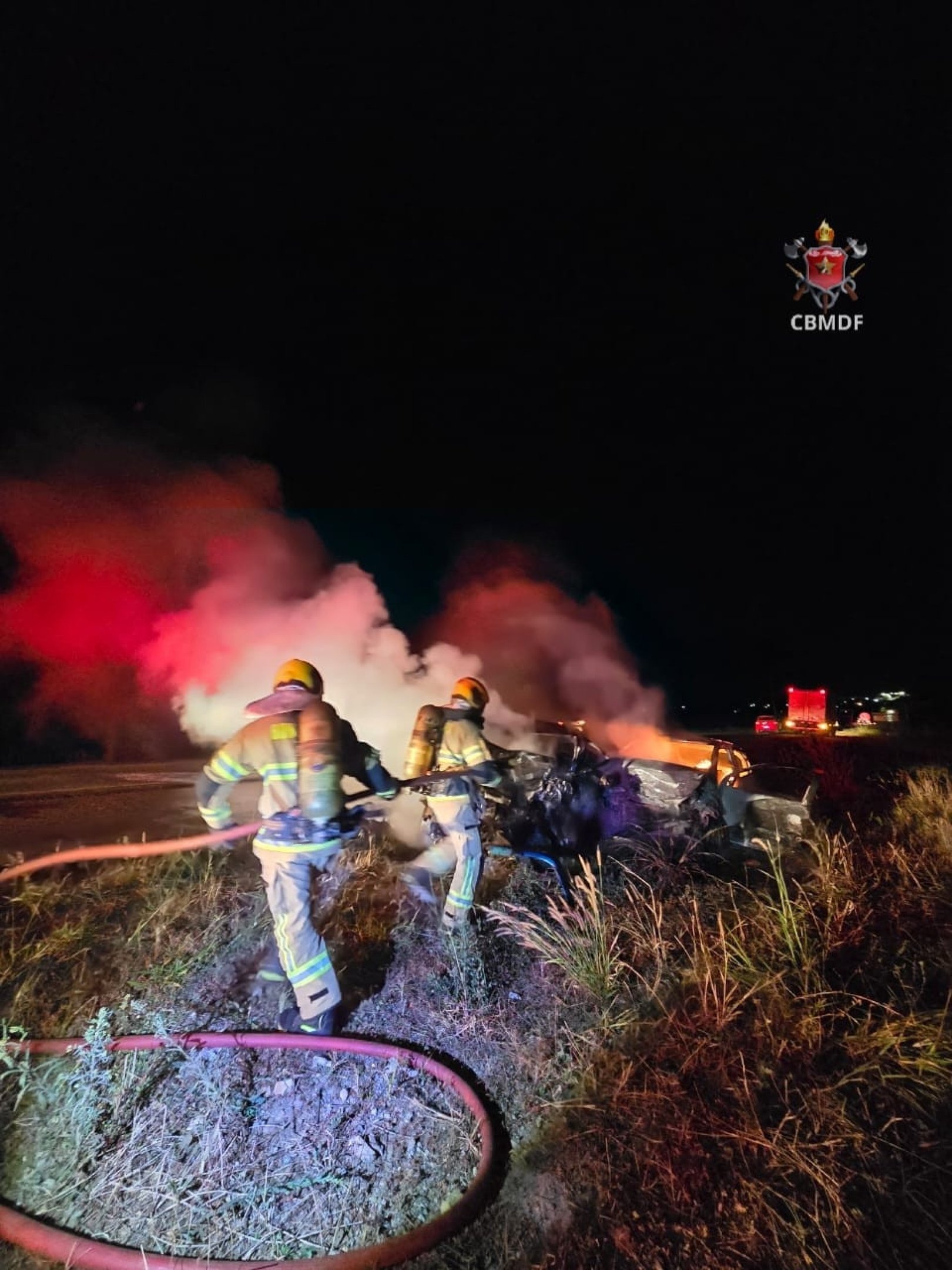 Colisão Seguida de Incêndio Deixa Duas Pessoas Mortas Na Df-180 Em Brazândia