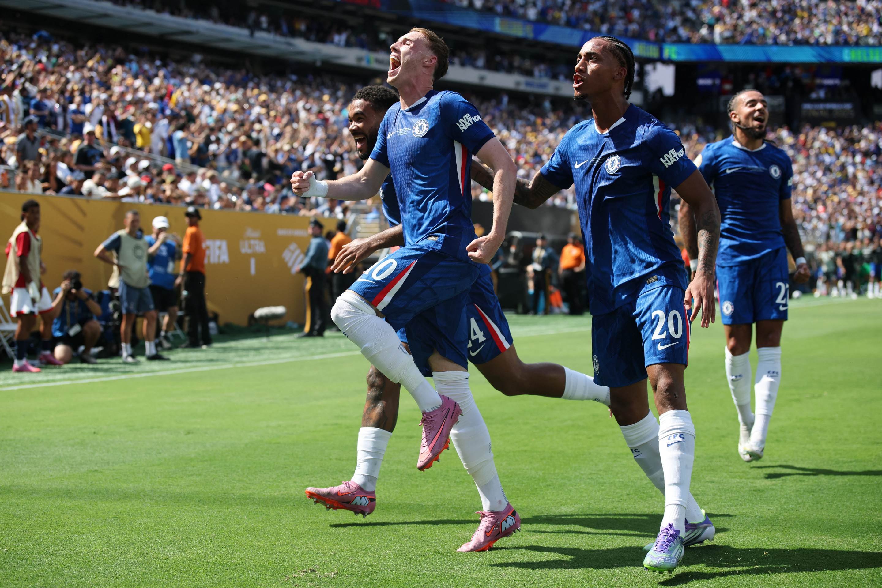 O mundo é azul da cor do Chelsea, o primeiro campeão da Copa de Clubes O mundo é azul da cor do Chelsea, o primeiro campeão da Copa de Clubes