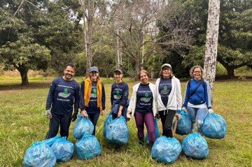Grupo de volutários do Parque de Águas Claras -  (crédito: Mariana Saraiva )