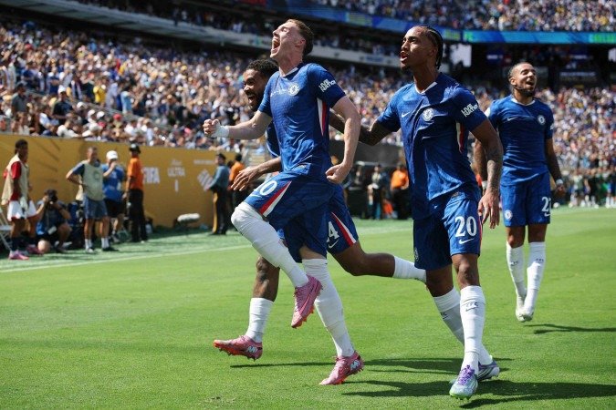 Cole Palmer foi o nome do jogo: aos 23 anos, o camisa 10 calou a boca de quem o considera supervalorizado e despertou a paixão pelos camisas 10 -  (crédito:  Getty Images via AFP)