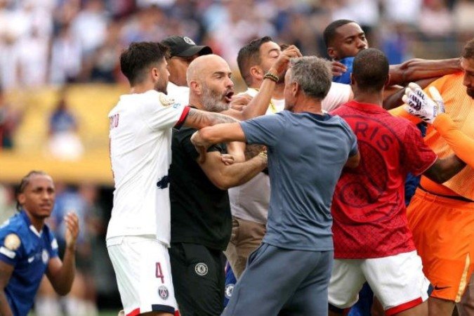 Técnico Luis Enrique, do PSG, agride João Pedro, do Chelsea, com tapa - (crédito: Foto: Reprodução) Técnico Luis Enrique, do PSG, agride João Pedro, do Chelsea, com tapa - (crédito: Foto: Reprodução)
