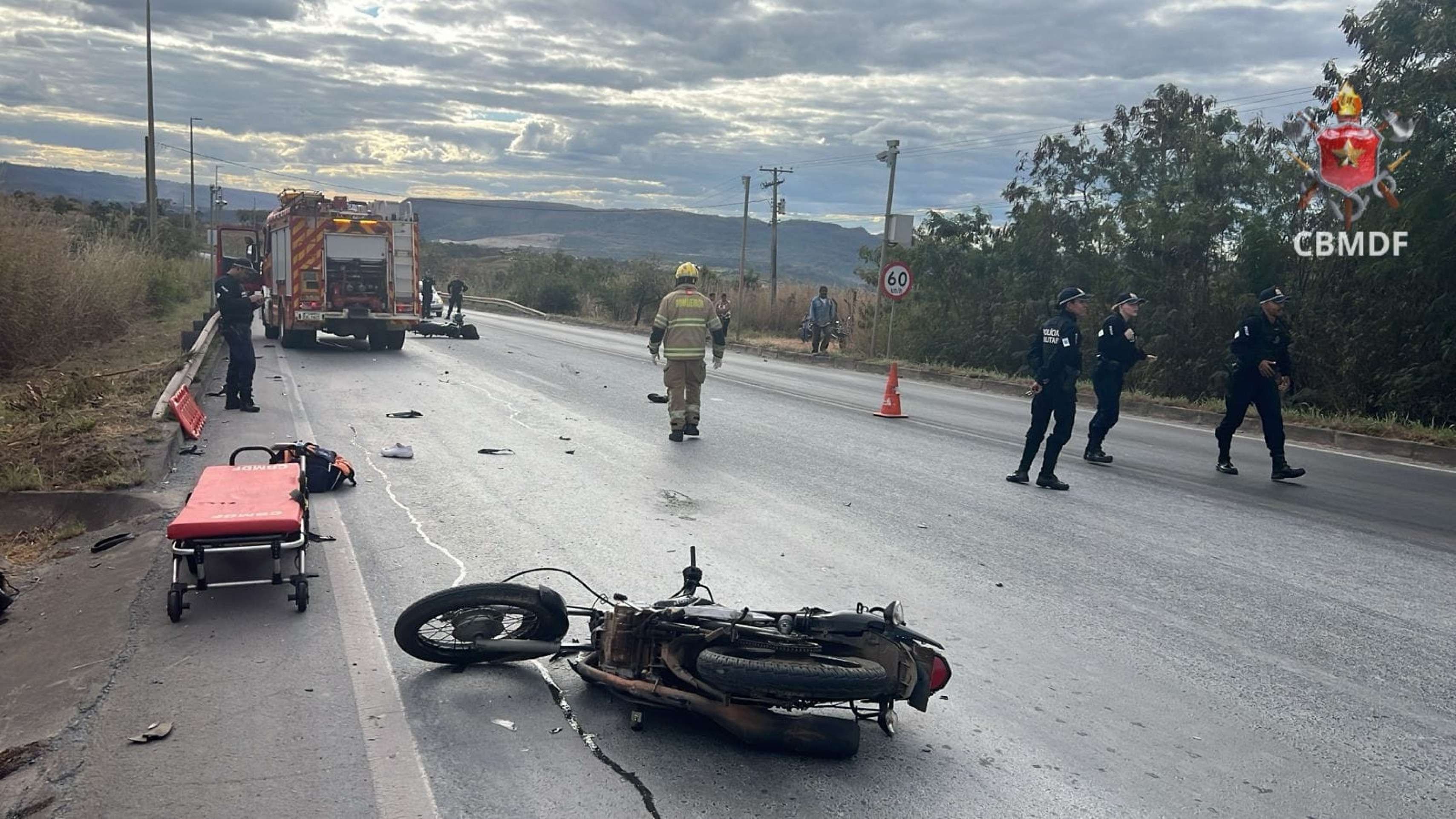 Na DF-150, região de Sobradinho, um motociclista morreu após colidir com outra moto 