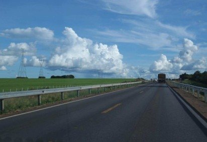 BR 060 está parcialmente interditada para retirada de um painel com risco de queda -  (crédito: Reprodução/gov)