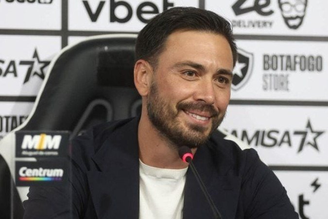 Ancelottinho já está na área. Ele conversou com os jornalistas durante uma hora - (crédito: Foto: Vitor Silva/Botafogo) Ancelottinho já está na área. Ele conversou com os jornalistas durante uma hora - (crédito: Foto: Vitor Silva/Botafogo)