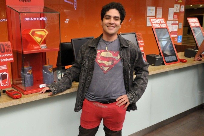  14/07/2025. Crédito: Minervino Júnior/CB/D.A Press. Brasil.  Brasilia - DF. Estréia do filme do Superman com a promoção do ingresso para quem fosse de cueca vermelha. Mateus Rabelo