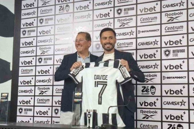 Davide Ancelotti 'encarou' a imprensa na tarde desta segunda-feira - (crédito: Foto: Leonardo Pereira/Jogada10) Davide Ancelotti 'encarou' a imprensa na tarde desta segunda-feira - (crédito: Foto: Leonardo Pereira/Jogada10)