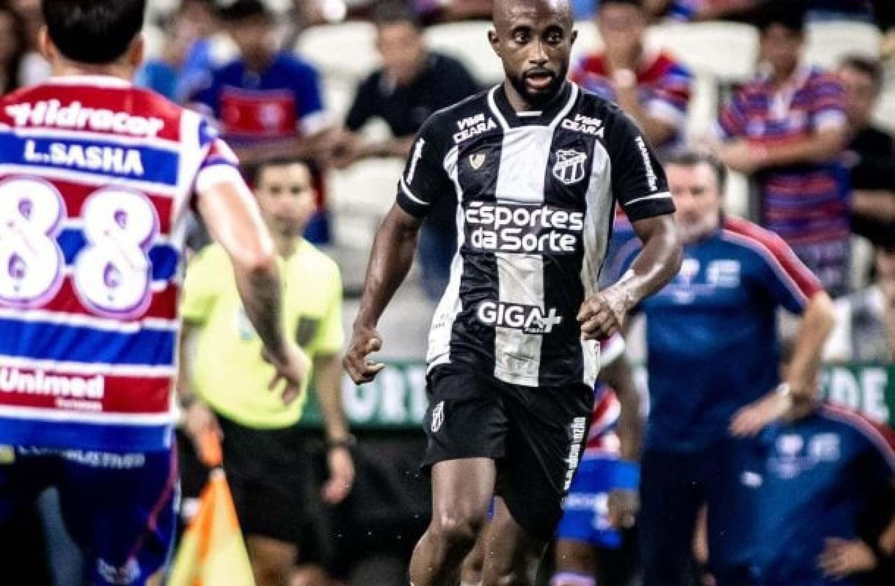 Invicto no Clássico-Rei, Dieguinho brilha em vitória do Ceará