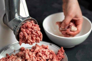 Jovem caiu em moedor de carne -  (crédito: FreePik)