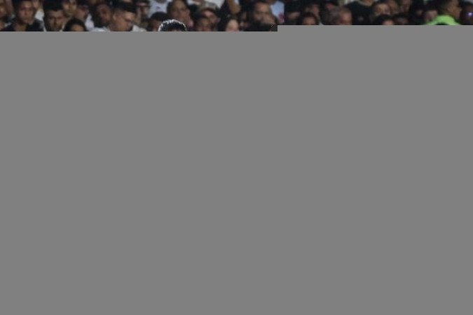 LEMOS - Poderia cortar a bola no lance do 3 a 0, mas nÃ£o conseguiu chegar na bola. No fim, ainda cometeu um pÃªnalti bobo. Abusou das falhas  - NOTA: 0,5 - Foto: Dikran Sahagian/Vasco  