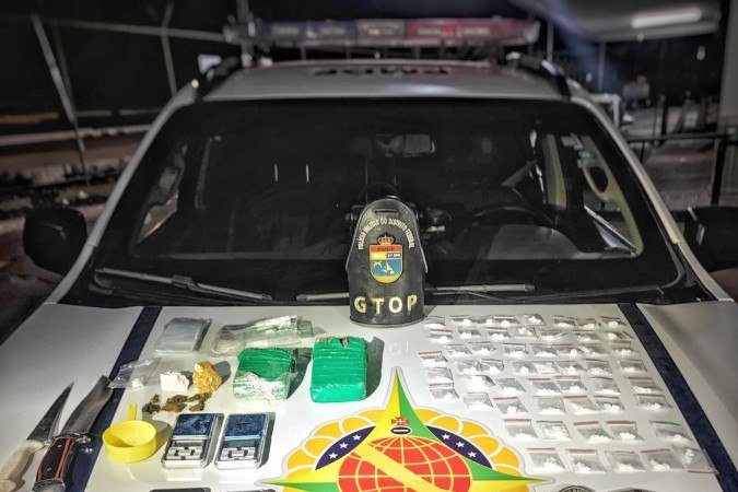 PMDF prende dois homens por tráfico de drogas em São Sebastião - (crédito: PMDF/Divulgação) PMDF prende dois homens por tráfico de drogas em São Sebastião - (crédito: PMDF/Divulgação)