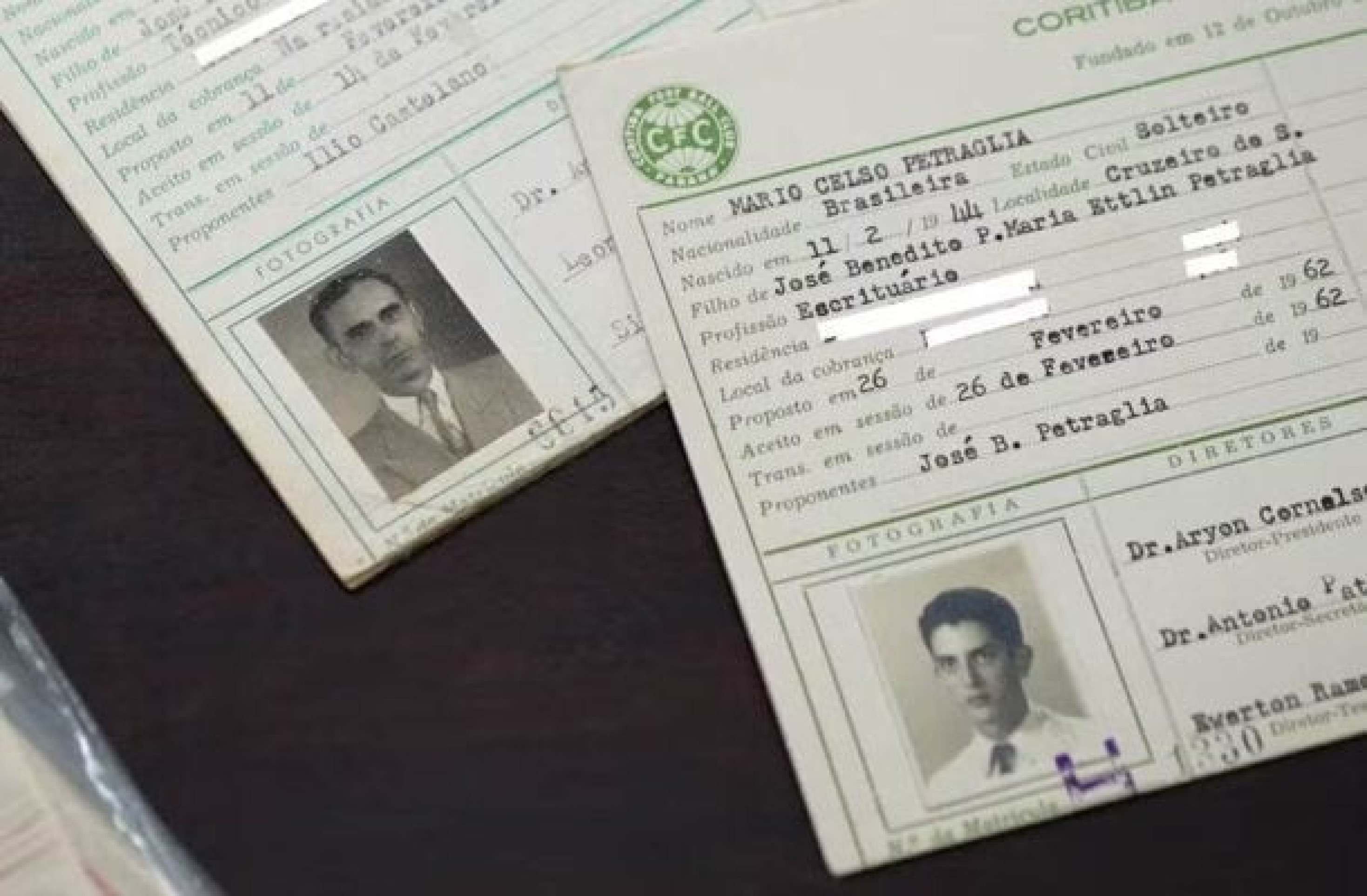 Carteira de sócio do Petraglia é encontrada em acervo do Coritiba