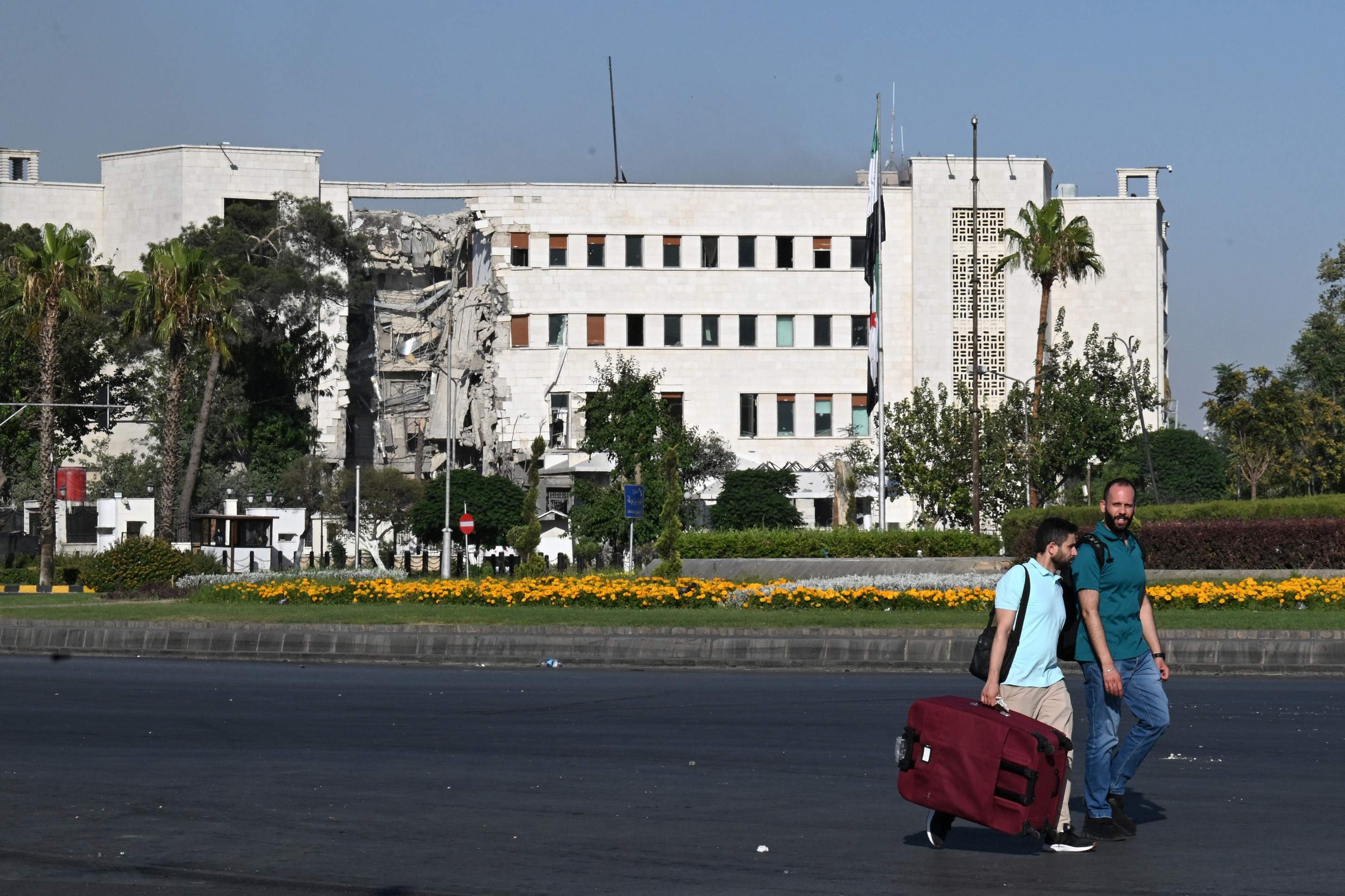 Israel ataca Ministério da Defesa sírio durante transmissão ao vivo; veja