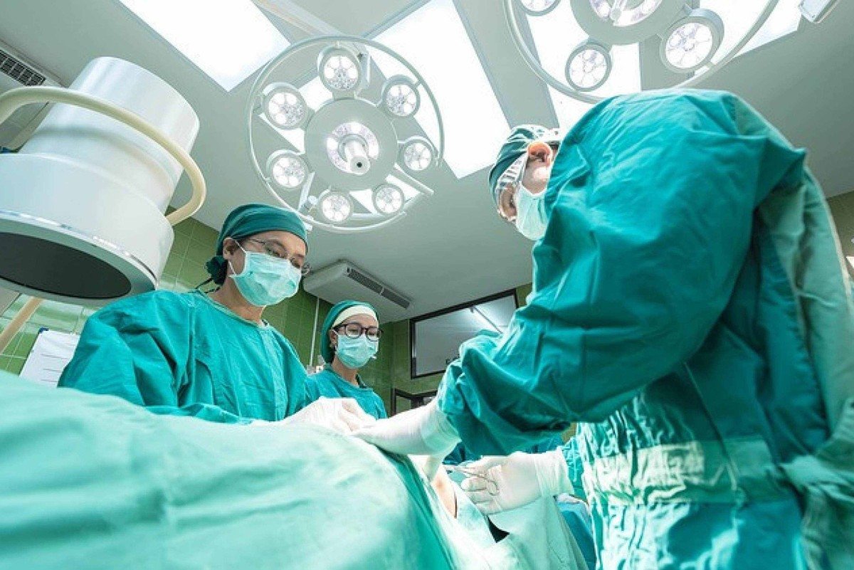 Do Glamour à Liberdade: Celebridades que Abandonaram as Próteses de Silicone e o Motivo por Trás da Decisão