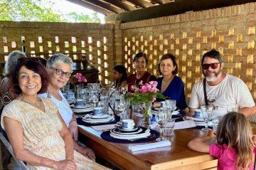 Os visitantes são recebidos na própria casa da Ângela para a degustação dos pratos preparados com baunilha 