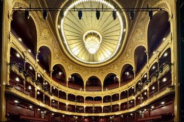 Ligiana Costa no palco do Thèâtre du Châtelet