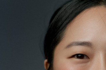 A atriz Gabi Yoon adora o skincare coreano -  (crédito: Reprodução/ ALP Studio)