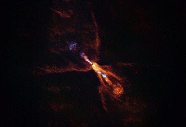 ALMA(ESO/NAOJ/NRAO)/M. McClure e