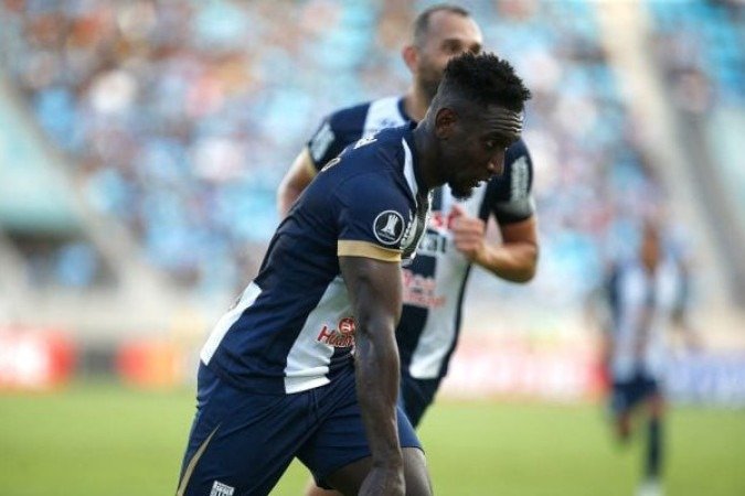 ALIANZA LIMA - Em busca de uma boa vantagem para se classificar na Sul-Americana, o Alianza Lima foi amplamente superior na partida e poderia ter saído de campo com uma vantagem ainda maior. O destaque da partida fica com Erick Castillo, que criou a jogada do primeiro gol e marcou o segundo. 