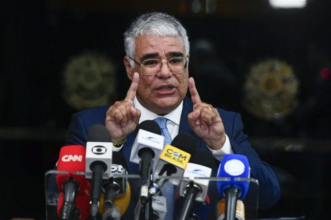 Girão protocola pedido de impeachment da ministra Cármen Lúcia: 