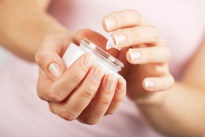 Cuidados diários ajudam a manter as unhas saudáveis no inverno (Imagem: Olga Miltsova | Shutterstock) - (crédito: EdiCase) Cuidados diários ajudam a manter as unhas saudáveis no inverno (Imagem: Olga Miltsova | Shutterstock) - (crédito: EdiCase)