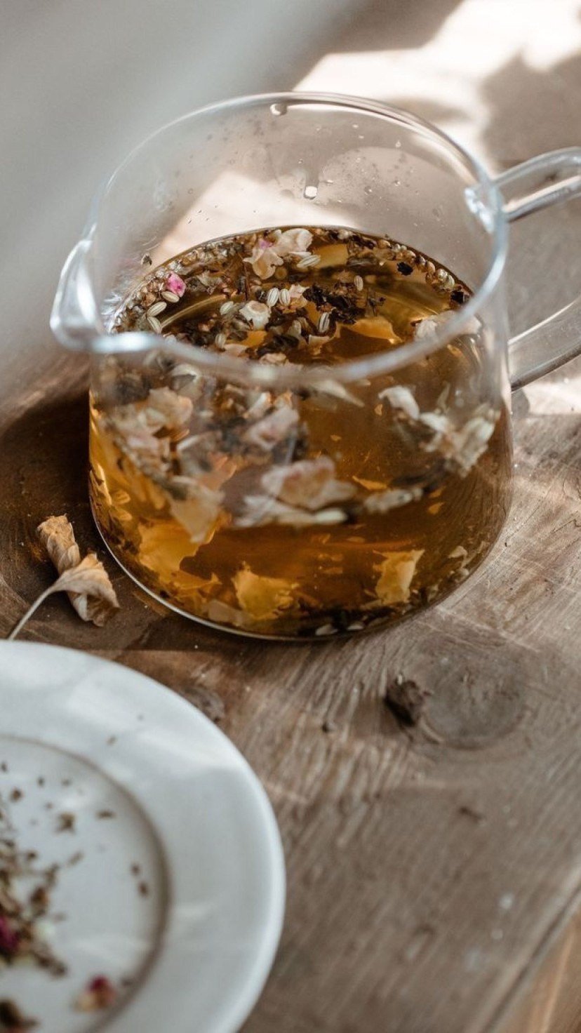 Cinco chás excelentes para auxiliar na digestão da ceia natalina