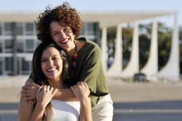 As irmãs, Maria Reis (à esquerda) e Vitória Reis (à direita) são o grande sonho da mãe -  (crédito: Minervino Júnior/CB/D.A.Press)