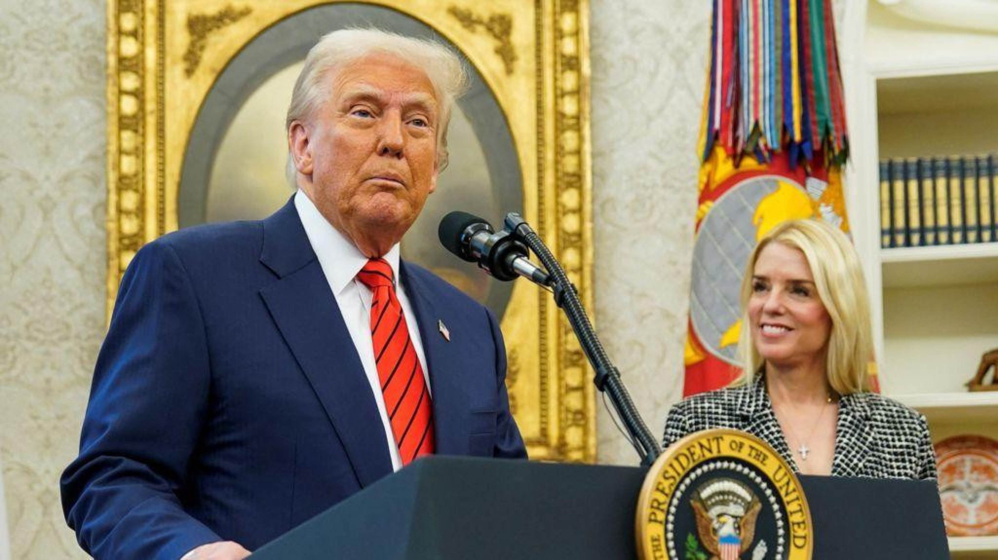Trump ordena divulgação de mais informações sobre caso Epstein, fonte de pressão de seus próprios apoiadores -  (crédito: BBC Geral)