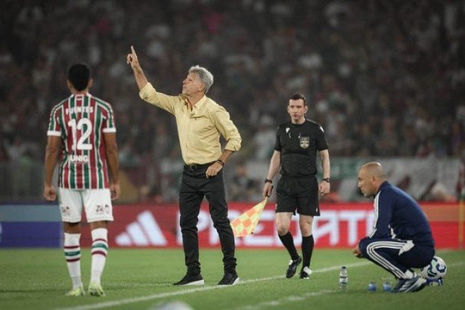 RENATO GAÚCHO - Time criou bastante, mas acabou sofrendo com algumas desatenções. Na etapa final, fez boas mexidas, mantendo o time sempre em cima, na busca pelo gol. Não contava com a falta de pontaria dos jogadores. NOTA 5,5. Foto: MARCELO GONÇALVES / FLUMINENSE F.C.