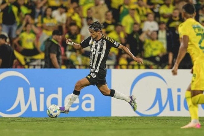 SCARPA - Entre as peças do meio, foi o que mais apareceu para a partida. Entretanto, não conseguiu apresentar muita objetividade e criatividade. Nota: 5 - Foto: Pedro Souza/Atlético