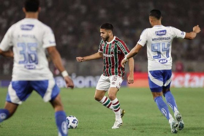 NONATO - Simplesmente largou Fabrício Bruno no escanteio do gol do zagueiro cruzeirense. Era o volante mais adiantado e não fazia partida ruim até o vacilo. NOTA 4,5. Foto: LUCAS MERÇON / FLUMINENSE F.C