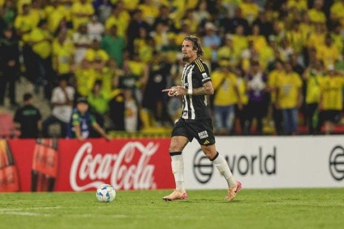 LYANCO - Um leão na defesa atleticana. Desde a primeira etapa se mostrou bem ligado na defesa, aparecendo bem nas disputas e conseguindo fazer bons desarmes. Ganhou a maior parte das disputas de bola e teve um papel essencial para segurar o Bucaramanga quando o Galo estava em desvantagem. Nota: 7,5 - Foto: Pedro Souza/Atlético