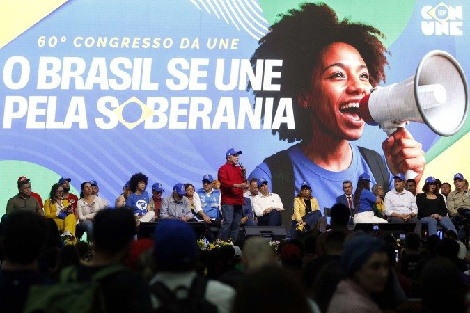Em Goiânia, Lula pede um minuto de palmas em homenagem aos três estudantes da UFPA que morreram a caminho do Congresso da UNE -  (crédito:  Bruno Peres/Agência Brasil)