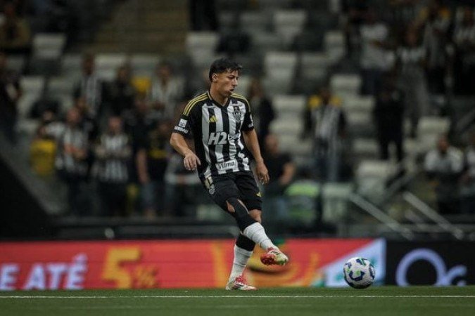 ALAN FRANCO - Assim como os companheiros de meio-campo, não vinha conseguindo fazer uma partida. Sua situação ficou ainda pior quando recebeu o segundo amarelo e desfalcou o time ao longo da segunda etapa. Nota: 4 - Foto: Pedro Souza/Atlético
