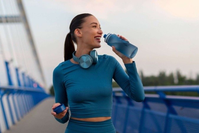 Beber mais água durante o inverno preserva a saúde e o bem-estar do corpo (Imagem: fast-stock | Shutterstock) -  (crédito: EdiCase)