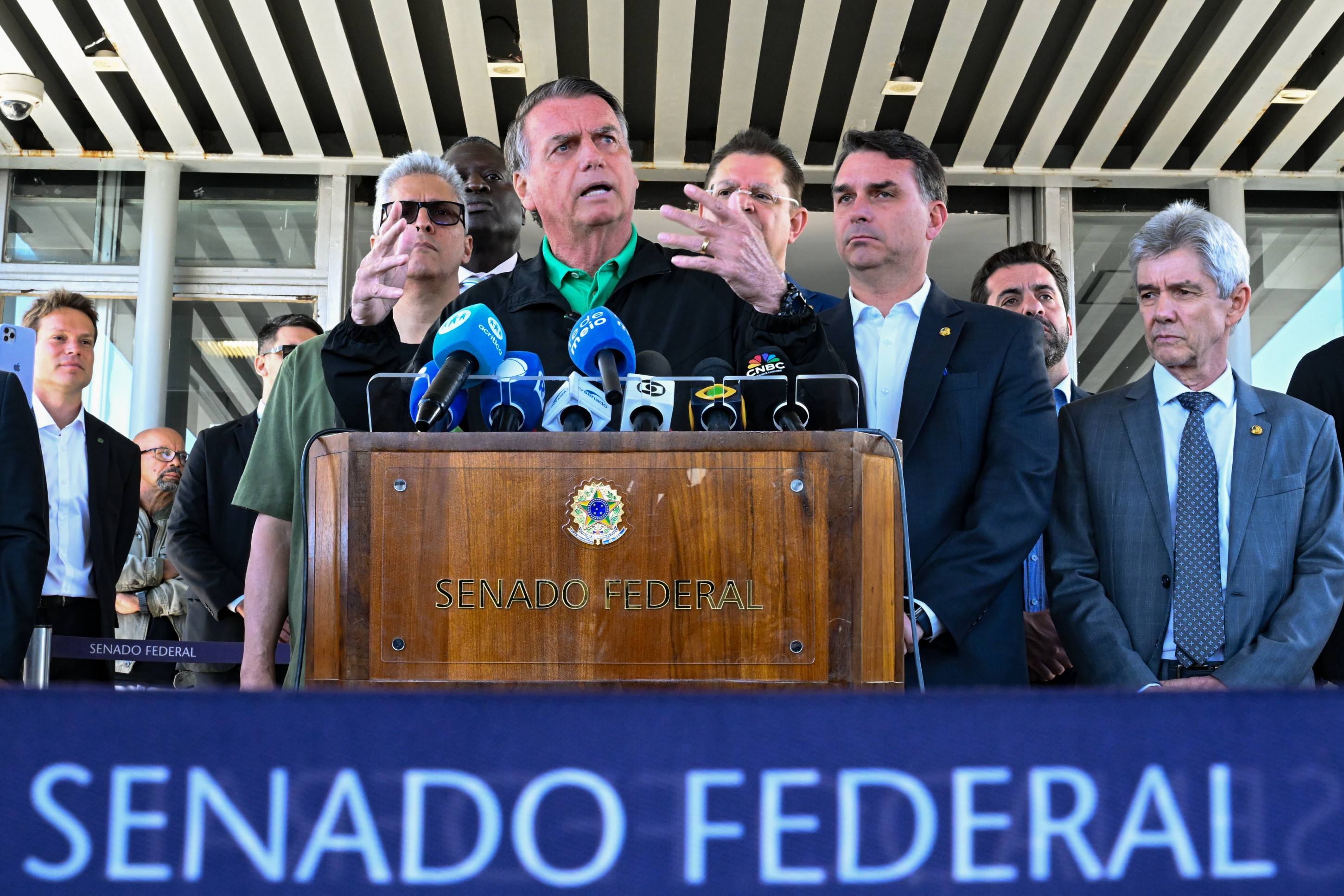 As medidas representam o avanço das investigações e aumentam o cerco judicial sobre o ex-presidente
