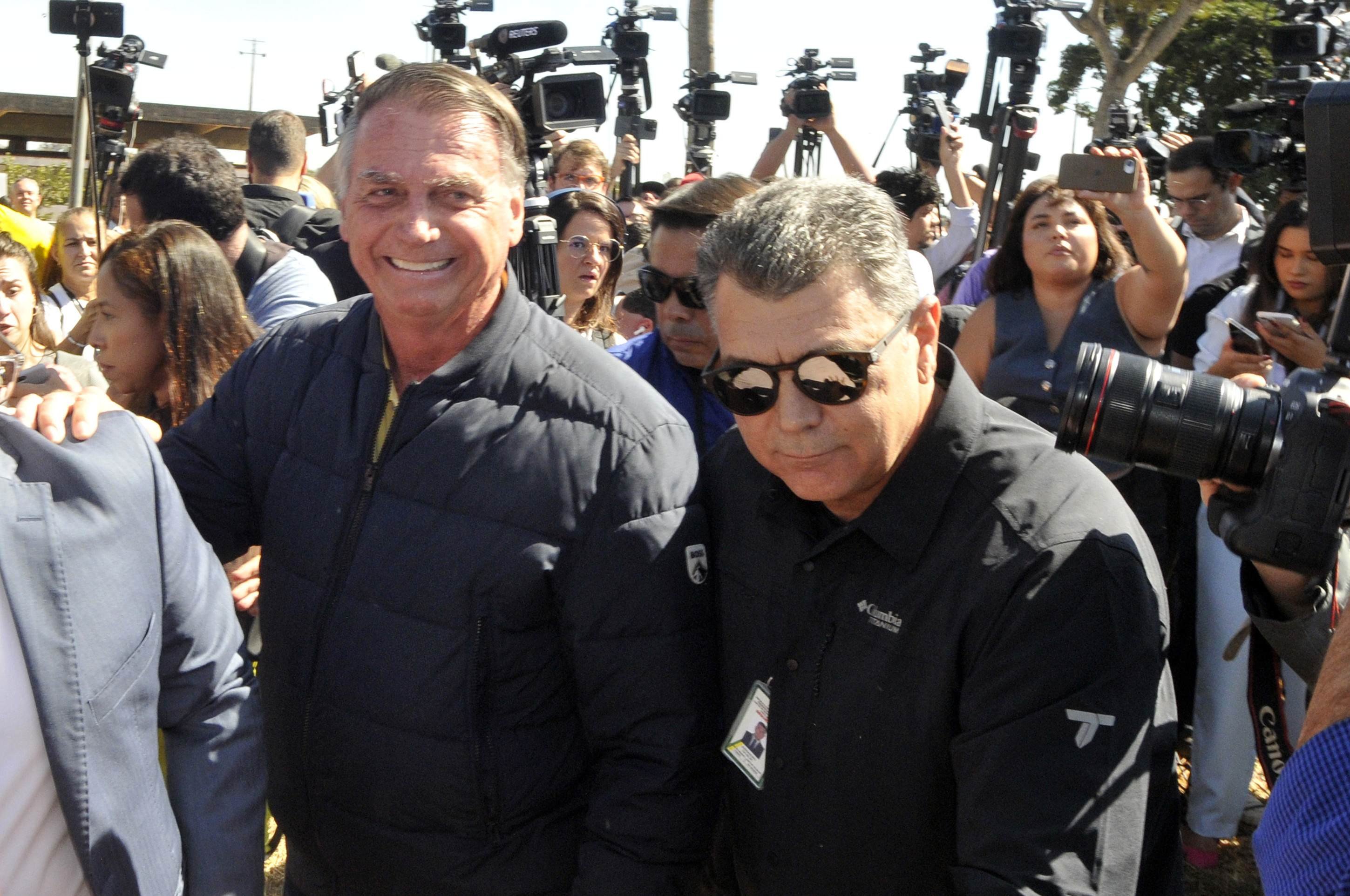 Em fala à imprensa, o ex-presidente afirmou que é alvo de uma 
