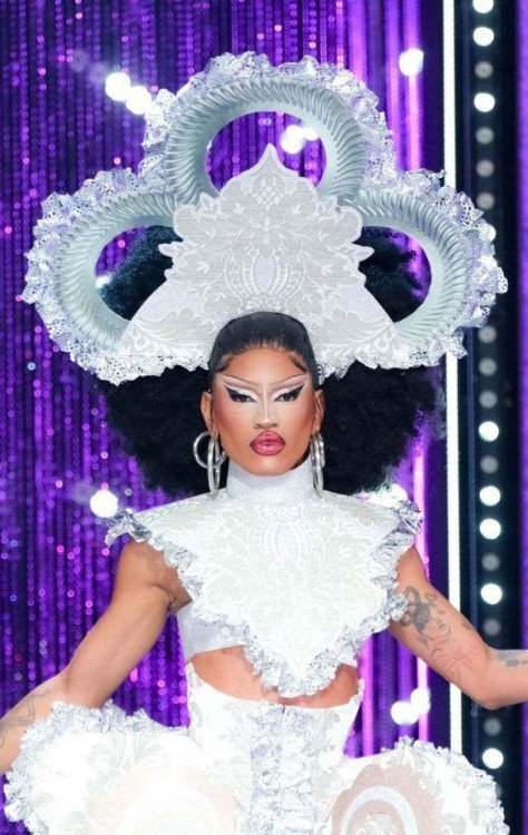 Adora Black, de 26 anos, é uma das concorrentes no 'Drag Race Brasil'

 -  (crédito: Reprodução/Drag Race Brasil 2 (WOW))