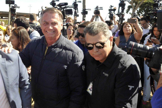  18/07/2025 Crédito: Marcelo Ferreira/CB/D.A Press. Brasil. Brasília - DF - Ex-presidente Jair Bolsonaro é conduzido ao Centro Integrado de Monitoração Eletrônica, da Secretaria de Administração Penitenciária do Distrito Federal para colocar tornozeleira eletrônica.