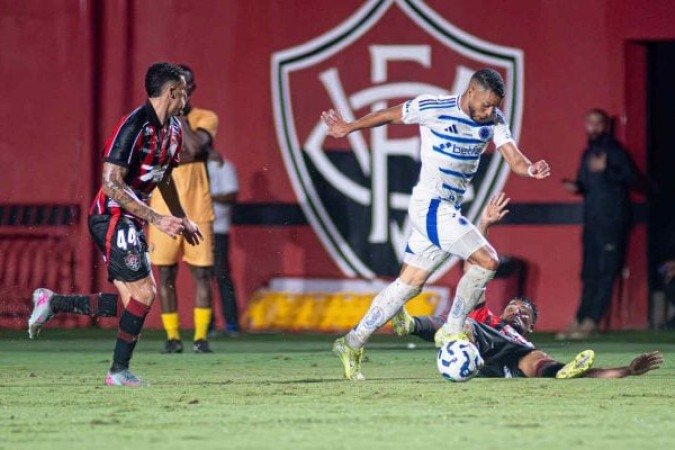 WANDERSON - Atacante teve contribuição em fazer a ligação do setor de defesa para o ataque ao arrancar e servir Kaio Jorge, que terminou em chute de Matheus Pereira. NOTA 6,0 - Foto: Celo Gil