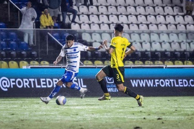 WILLIAM – Depois do crescimento do volume ofensivo do Fluminense na segunda etapa, o treinador optou pela experiência de William.  – Em seu primeiro lance afastou perigo após cruzamento na área. NOTA 5,5 - Foto: Gustavo Aleixo/Cruzeiro