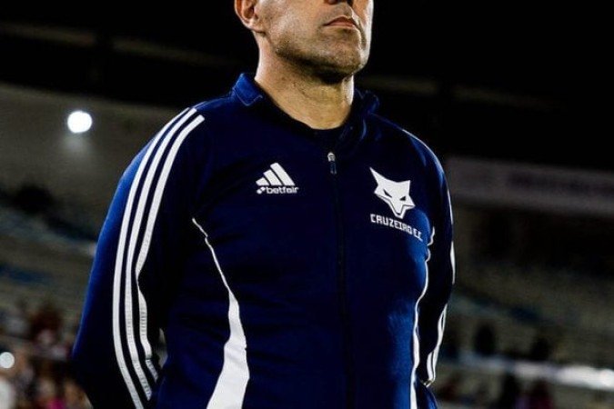 LEONARDO JARDIM - Acertou na escalação inicial ao manter a equipe e substituições ajudaram a renovar o fôlego do time e  ajudar a segurar a tentativa de reação do Fluminense. NOTA: 6,5 - Foto: Rodrigo Ferreira /Cruzeiro