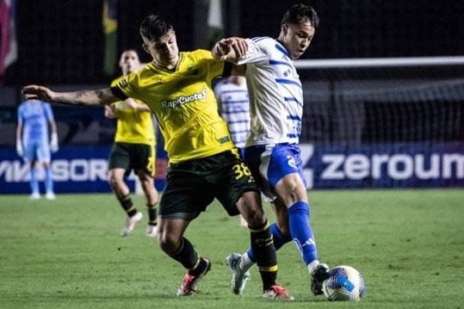 KAIO JORGE - Deu trabalho ao setor defensivo do Fluminense com suas investidas ofensivas. Seu bom momento foi coroado com o oportunismo para marcar se 12º gol no Brasileirão.  NOTA 7,5 - Foto: Gustavo Aleixo/Cruzeiro