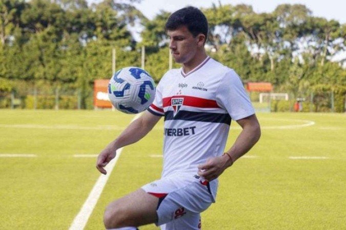 Tapia é o primeiro reforço do São Paulo nesta janela de transferências - (crédito: Foto: Rubens Chiri/São Paulo FC) Tapia é o primeiro reforço do São Paulo nesta janela de transferências - (crédito: Foto: Rubens Chiri/São Paulo FC)